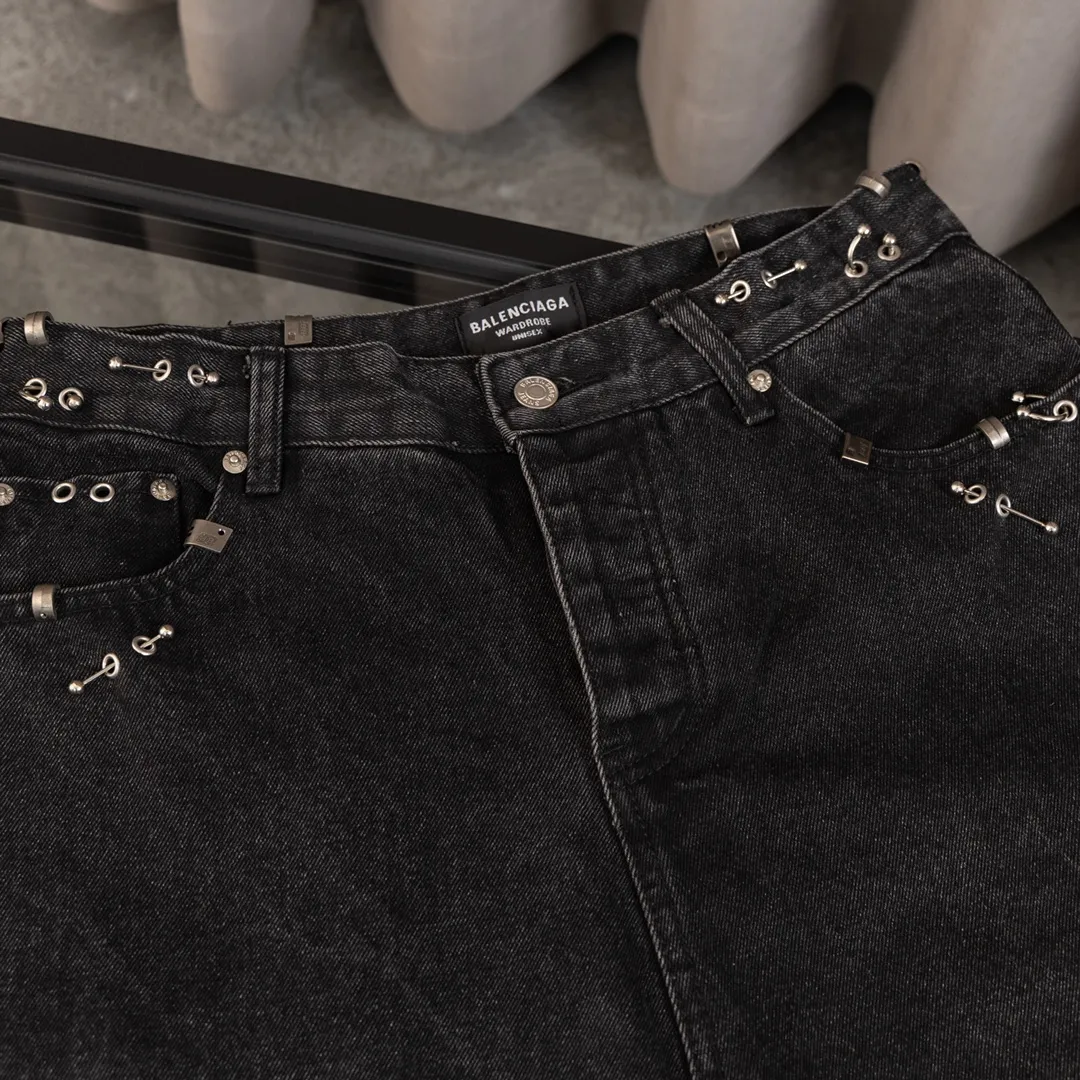 ！balenciaga* 24ss ， 460 Premium ， ， Breathable ， 。 Breathable， ， Classic 。 50 ， ， 100+， ， ， ， 。 。Classic Versatile。 ， ， ， Retro 100 1:1 1:1 logo 1:1 logo ：Black Size：S. M. L